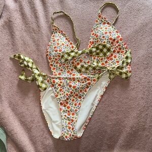 NWOT aerie strawberry print bikini